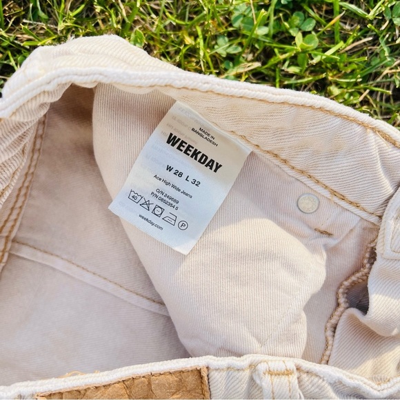 Weekday Ace cream wide jeans size 28 - Picture 4 of 5